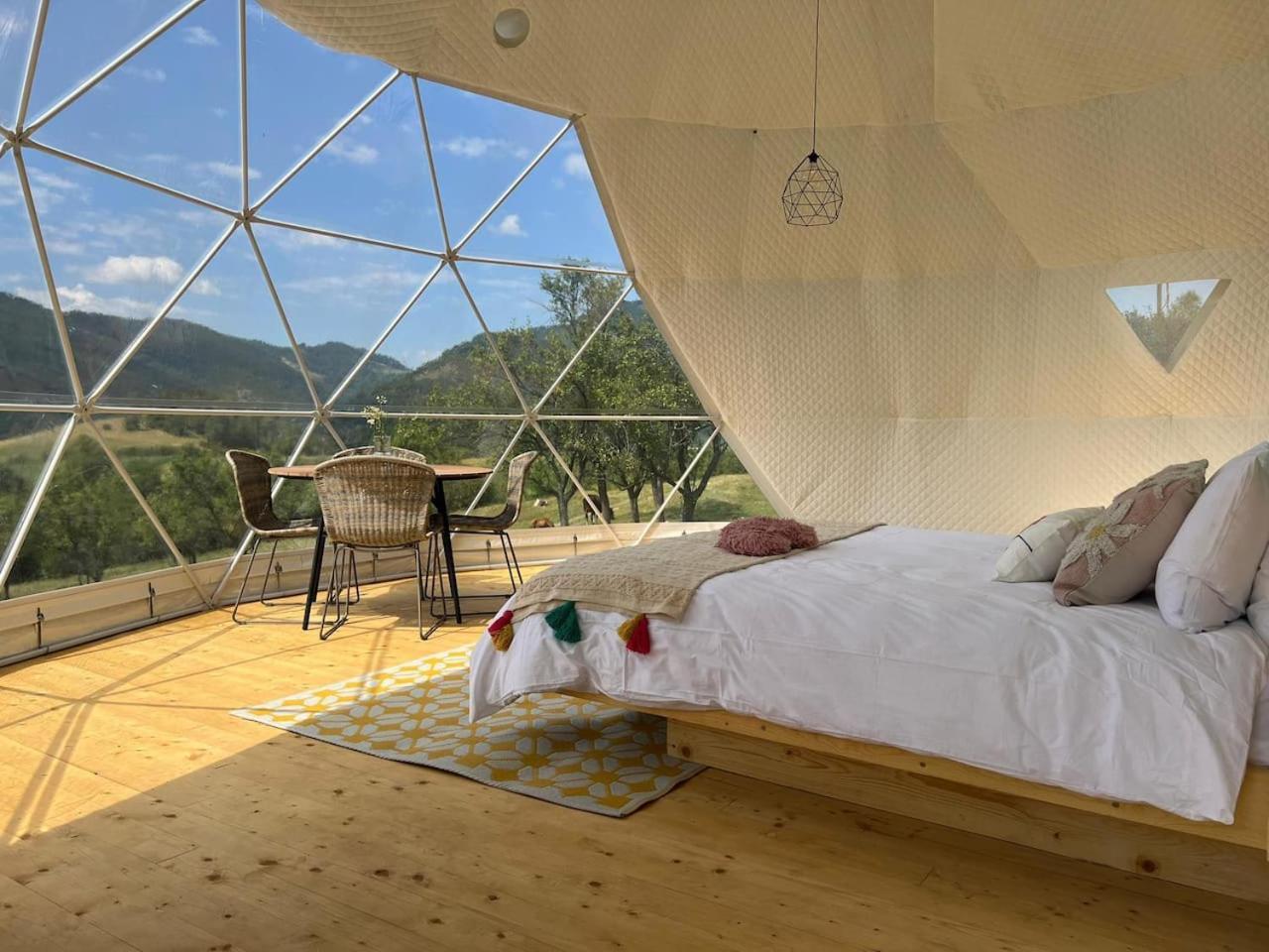 Tranquil Dome - Manta's Retreat Glamping