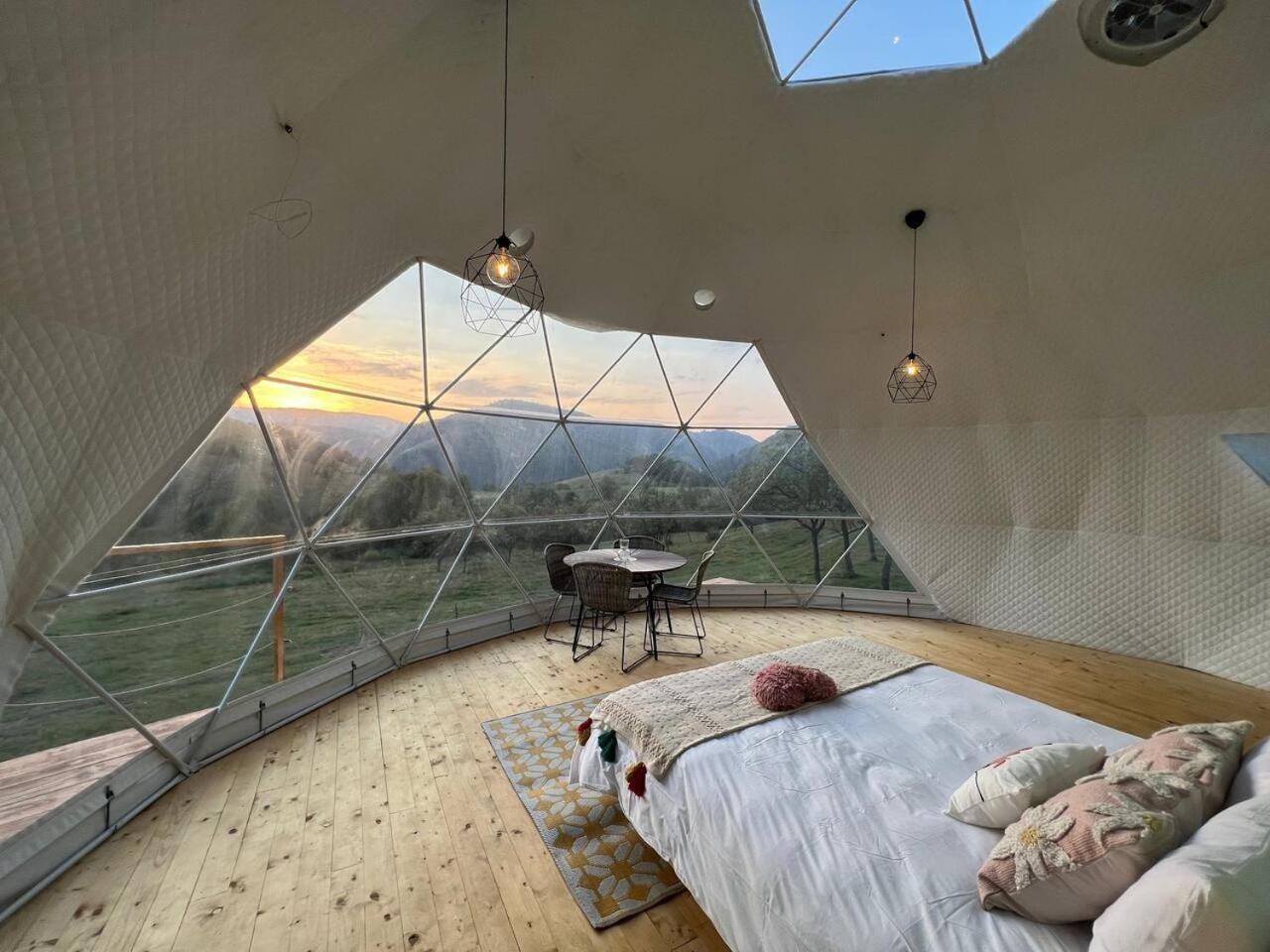 Tranquil Dome - Manta's Retreat Glamping Luxury tent Cornereva