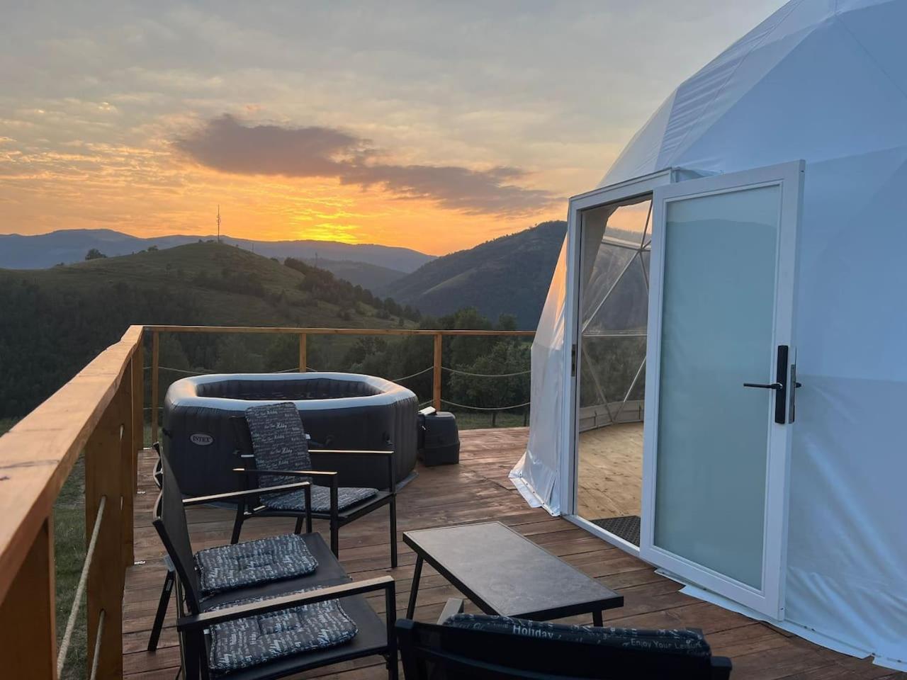Tranquil Dome - Manta's Retreat Glamping Luxury tent *