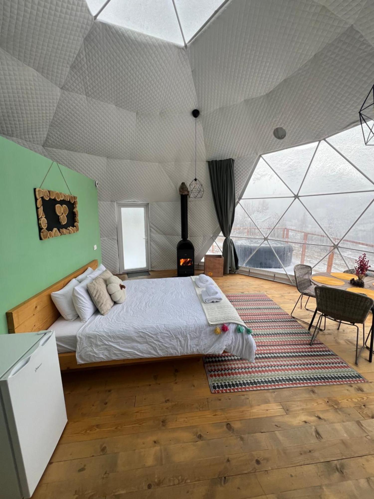 Tranquil Dome - Manta's Retreat Glamping